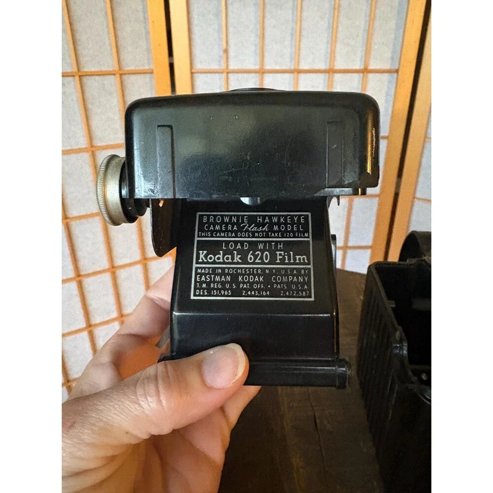 Vintage Kodak Brownie Hawkeye Flash Model Camera 620 Film Bakelite 1950s